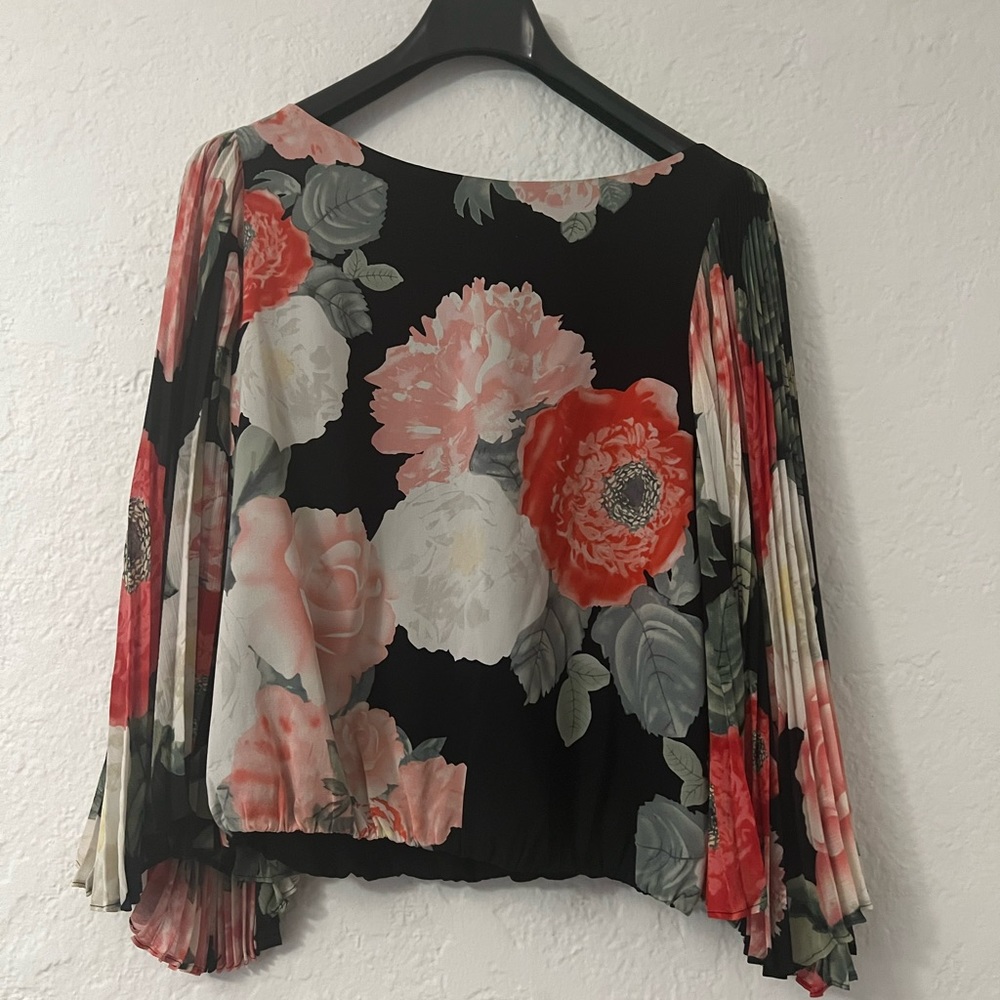 Gorgeous Alice & Olivia butterfly sleeve top.